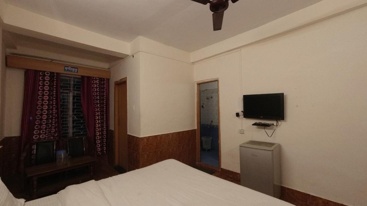 Shingar Hotel Mussoorie Mallroad Екстериор снимка